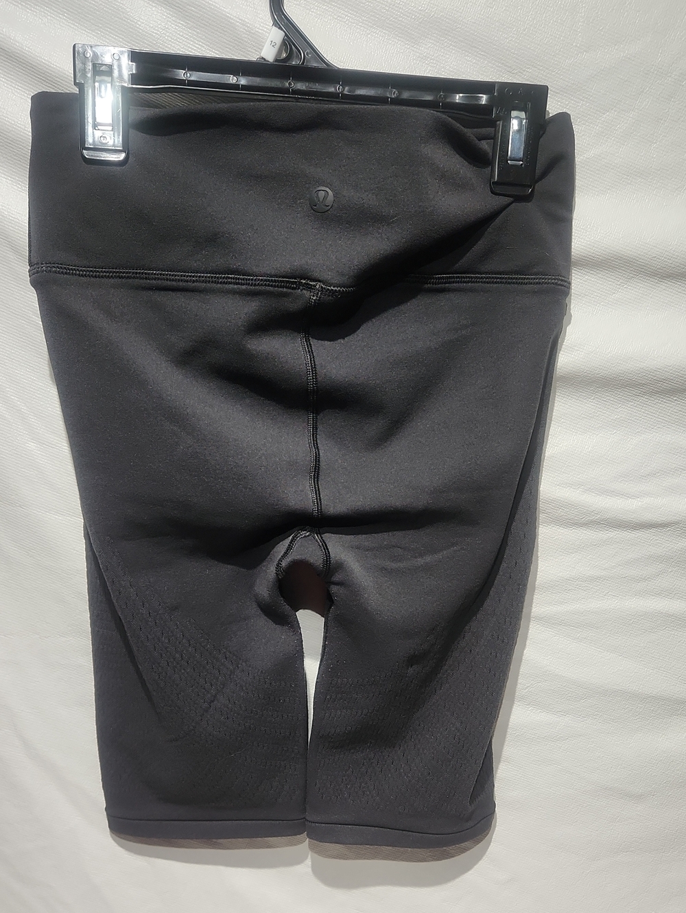 141. Lululemon zoned in shorts sz 6